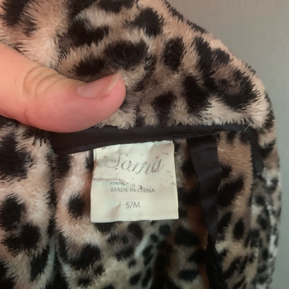 Soma Robe - Picture 3 of 3